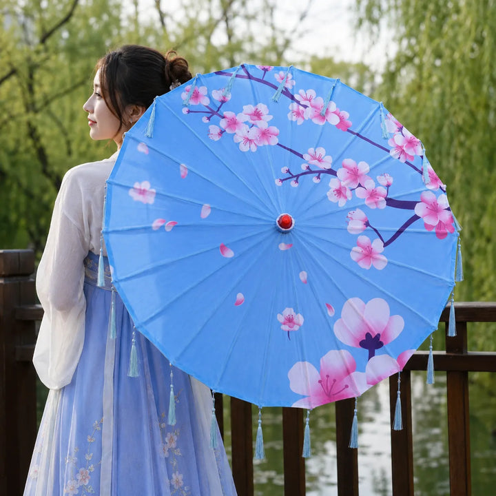 Ombrelle Japonaise Bleue Fleurie à Franges Chic