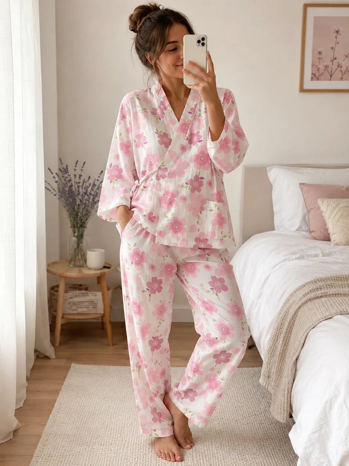 Pyjama Japonais à Fleurs Roses