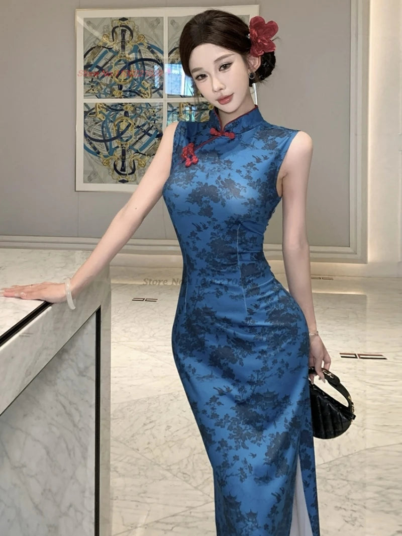 Robe Japonaise Bleue Près du Corps