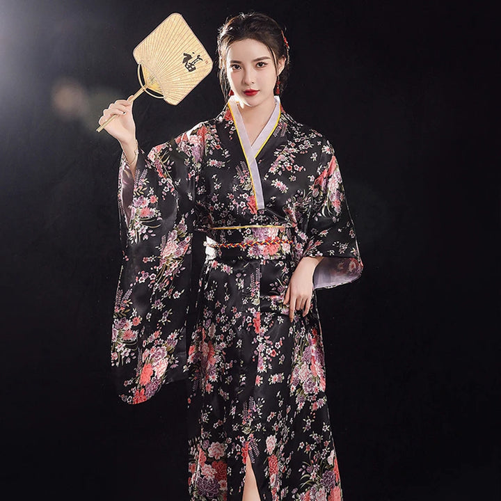 Kimono Japonais Fleuri Noir