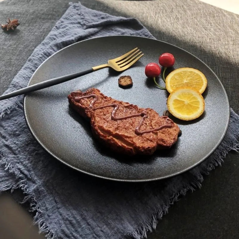 Assiette japonaise noire