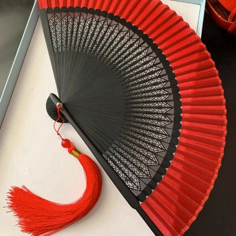 Éventail japonais bambou noir rouge 