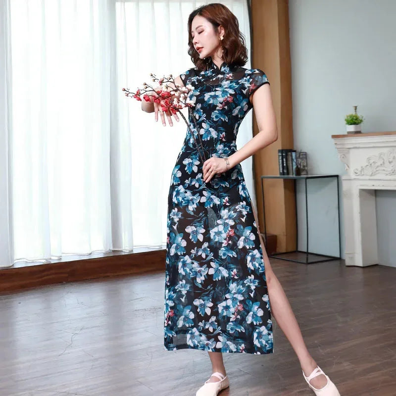 Robe Japonaise Fleurie à Fente