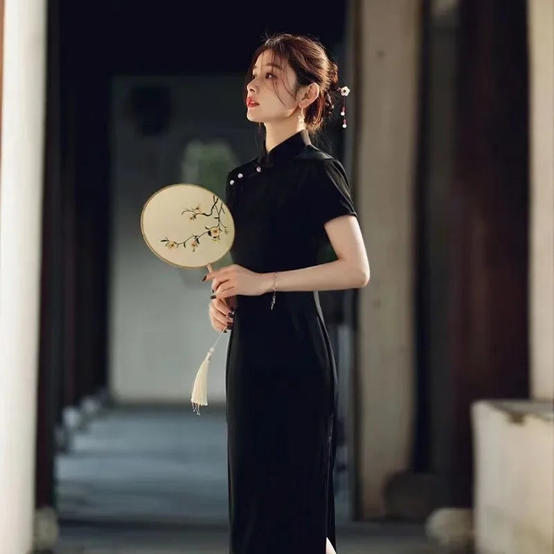 Robe Japonaise Noire À Fente