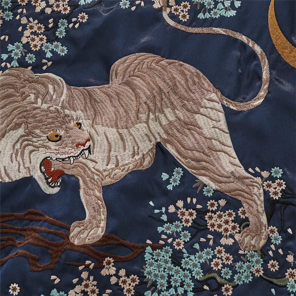 Sukajan Tigre et Fleurs de Cerisier