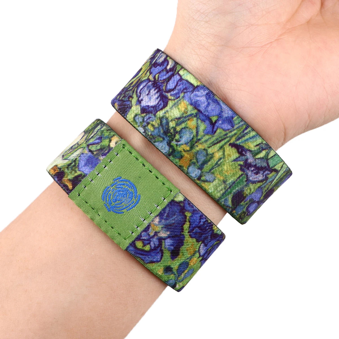 Japanese elastic bracelet with butterfly pattern