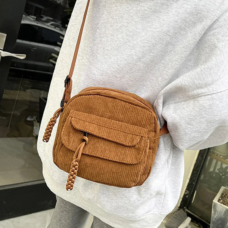 Petit Sac à Bandoulière Japonais Marron Porté