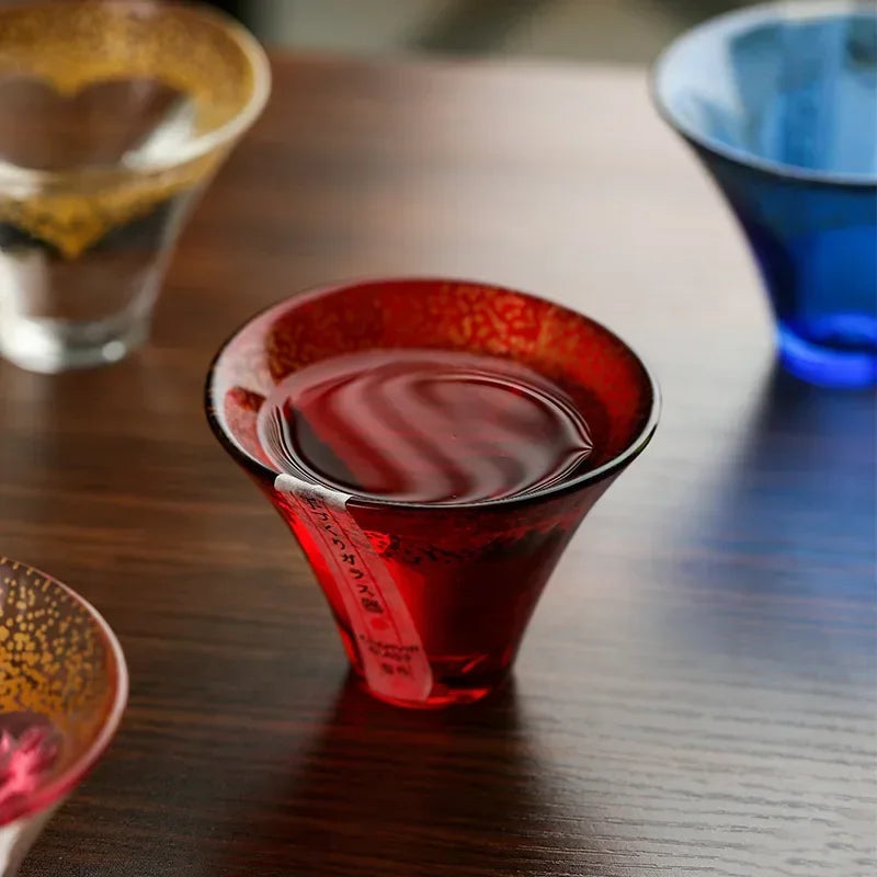 Verre à saké en cristal japonais rouge 