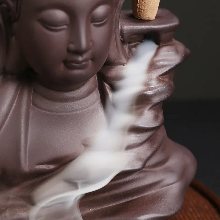 Cascade de bouddha à encens