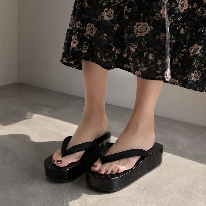 Sandales Geta Noires Brillantes
