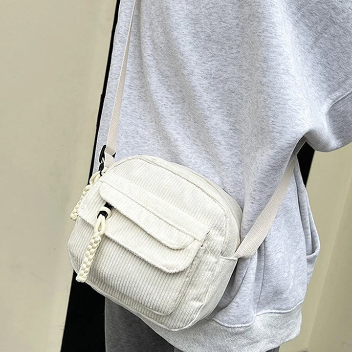 Petit Sac à Bandoulière Japonais Beige Porté