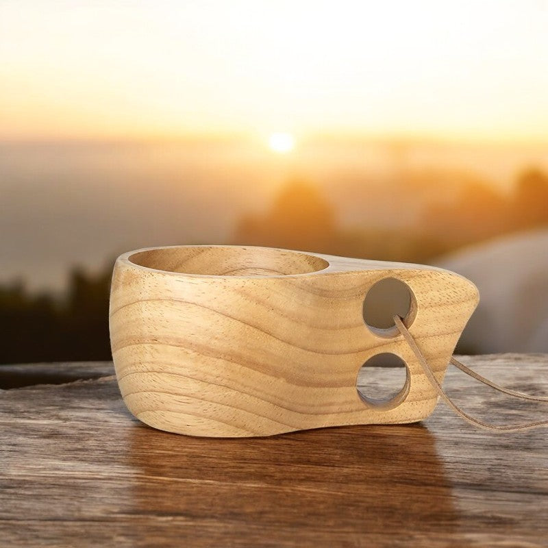 Tasse japonaise en bois épurée