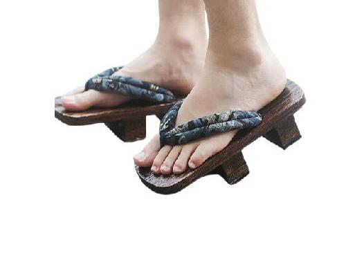 Geta en bois homme traditionnel