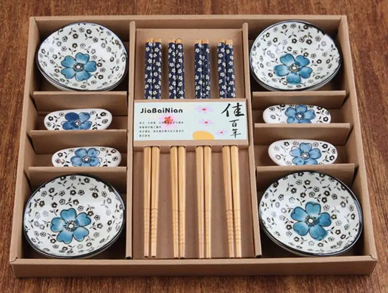 Coffret vaisselle et coupelle en céramique japonaise