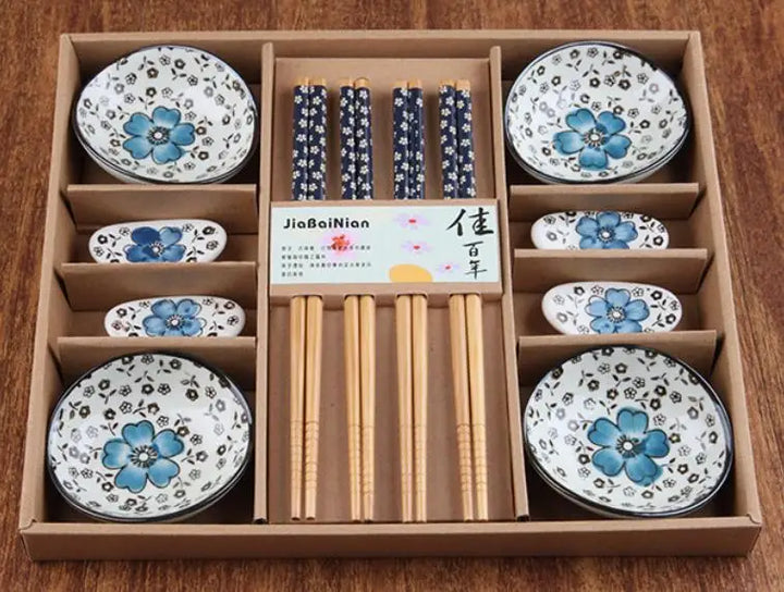 Coffret vaisselle et coupelle en céramique japonaise