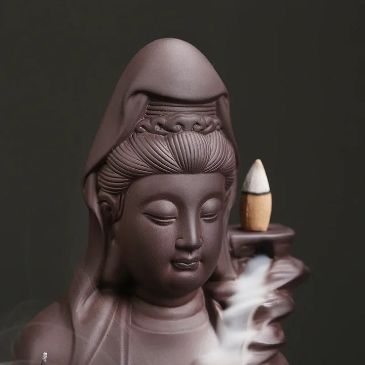 Cascade de bouddha à encens