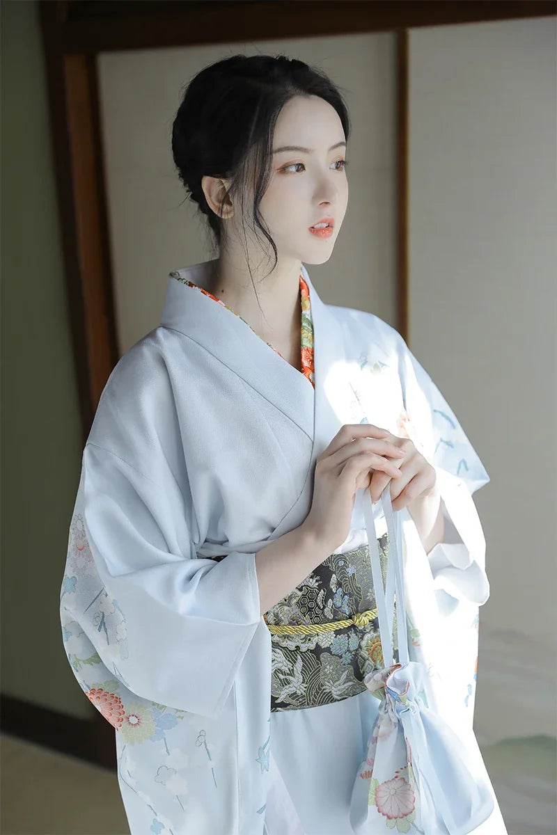 Kimono Traditionnel Blanc Elegant et confortable