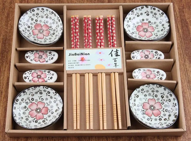 Coffret vaisselle et coupelle en céramique japonaise