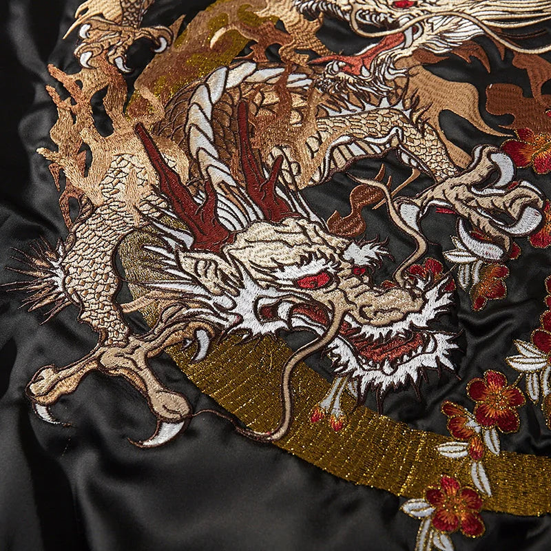 Sukajan à Motifs Traditionnels Orné