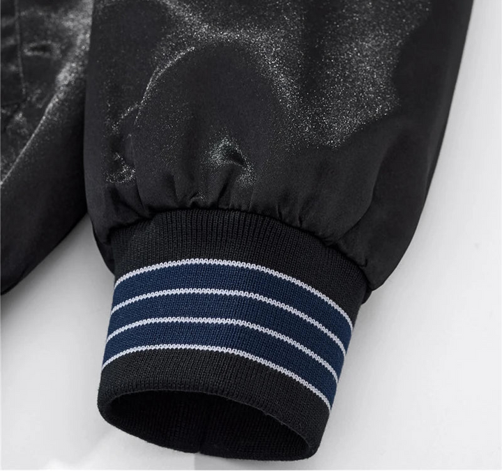 Sukajan Noir Brodé à Fleurs Rétro