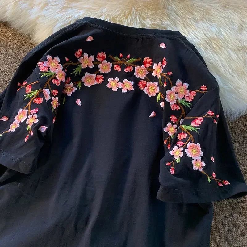 T-Shirt Japonais Femme Brodé Sakura Chic