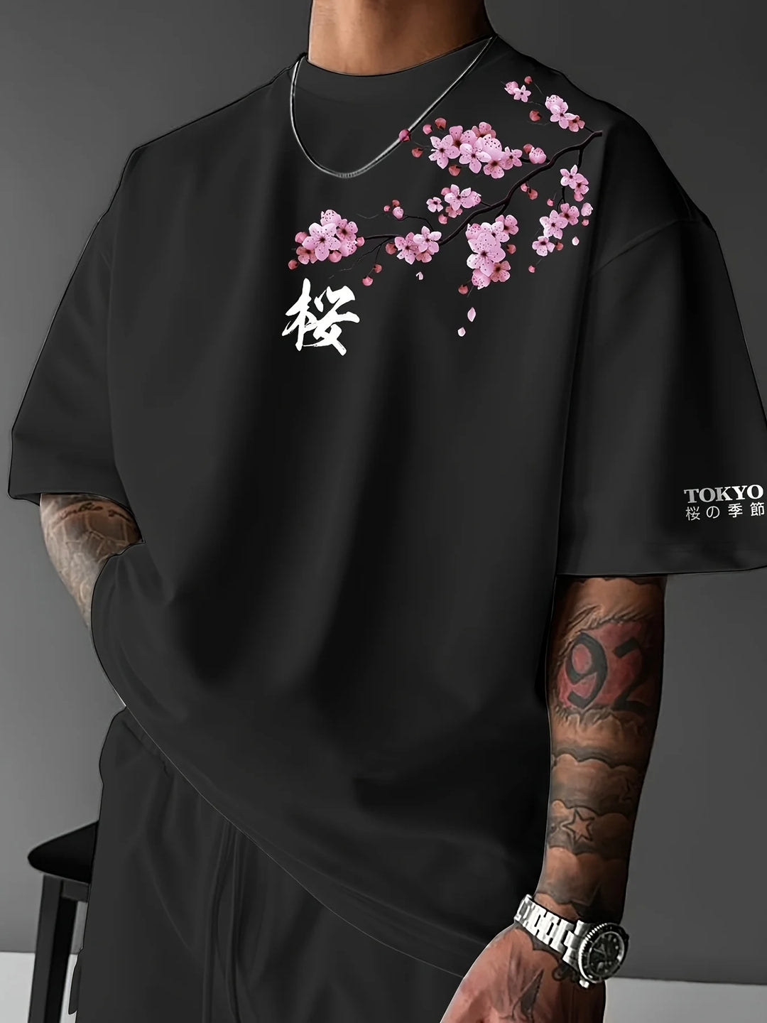T-shirt Japonais Elégant Sakura de Qualité