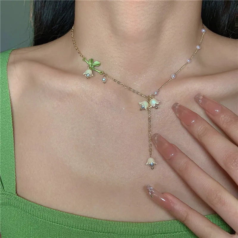Collier perlé fleur muguet japonais