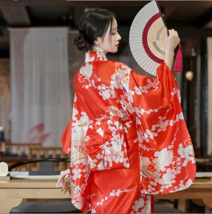 Traditioneller japanischer Kimono für Damen aus Seide