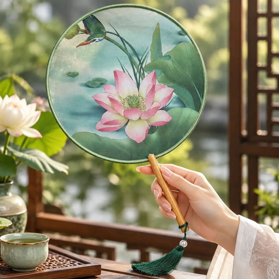 Éventail Japonais à Fleur de Lotus