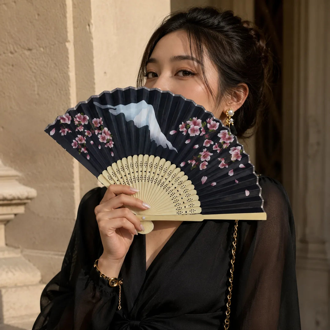 Éventail Japonais Noir Fleurs de Cerisier Chic